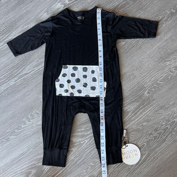 Moon + Beck Romper Kids 3 Black With Polkadot Pocket - Picture 4 of 7